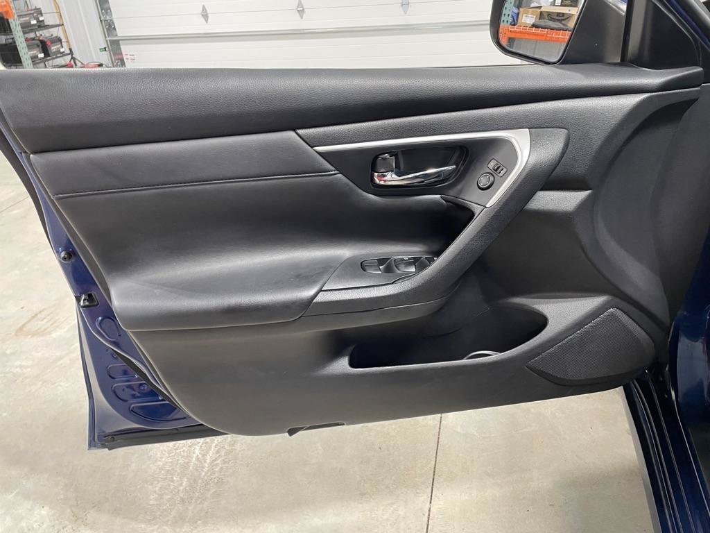 Used 2018 Nissan Altima 2.5 SR w/ SR Special Edition FWD image 12