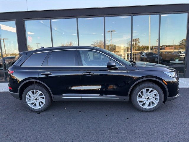 New 2026 Lincoln Corsair Premiere image 2