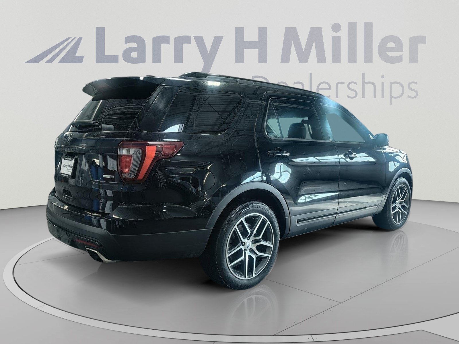 Used 2017 Ford Explorer Sport AWD/4WD image 8