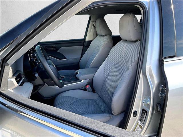 Used 2021 Toyota Highlander L image 27