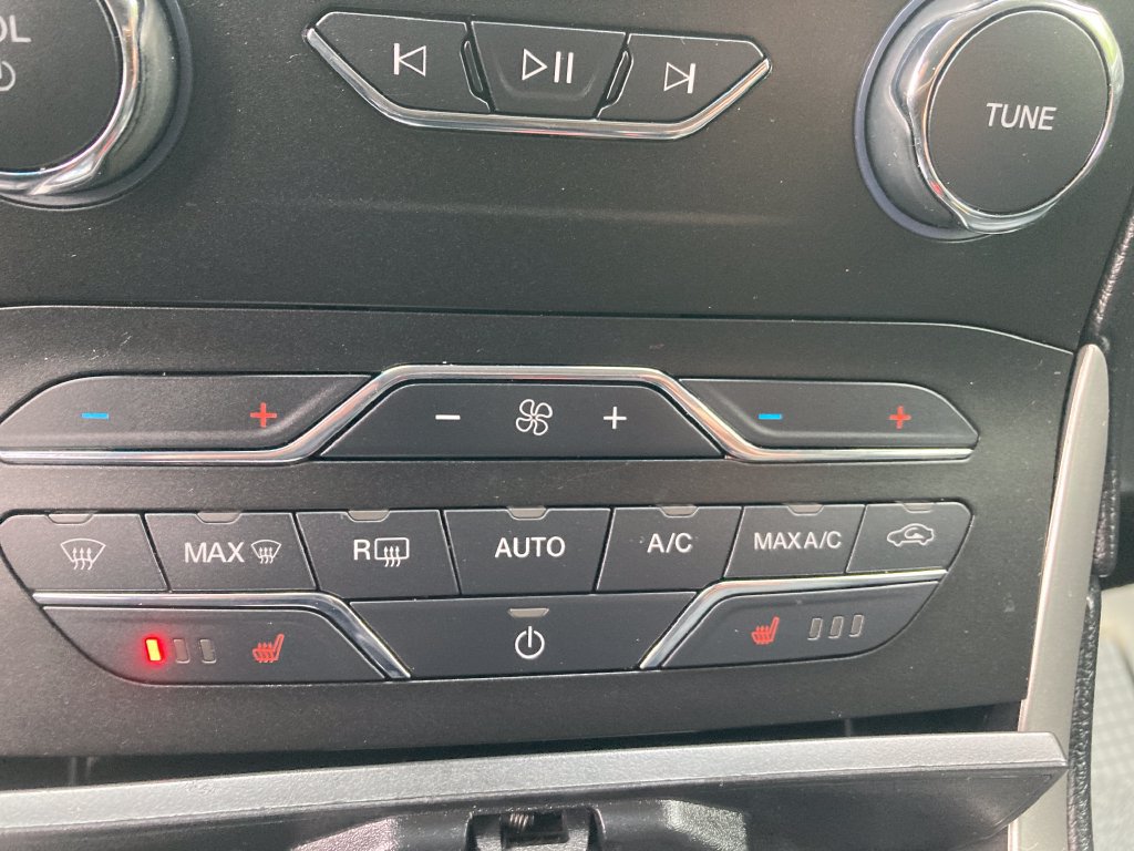 Used 2019 Ford Edge SEL w/ Equipment Group 201A AWD/4WD image 27