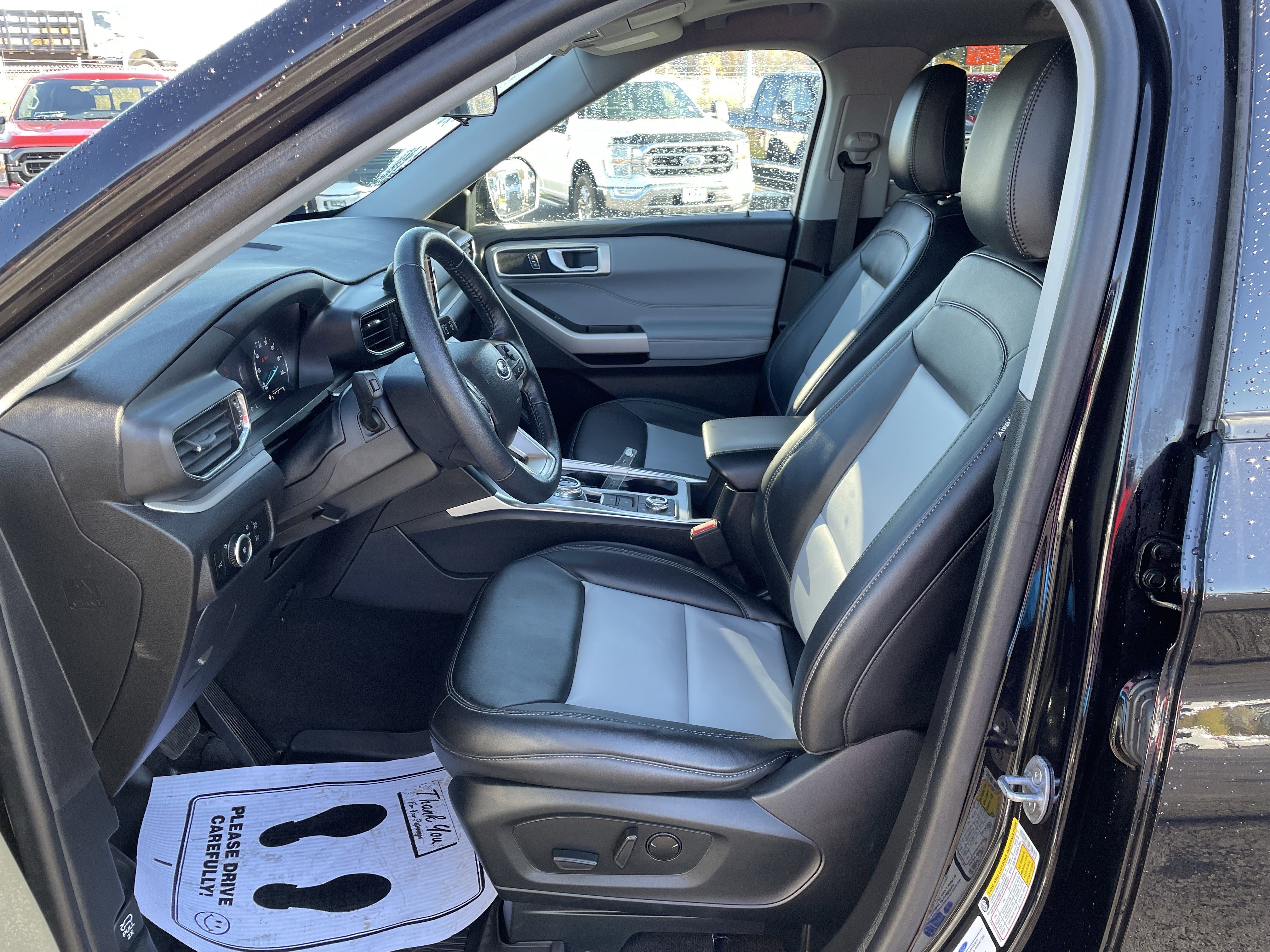 Used 2023 Ford Explorer XLT w/ Equipment Group 202A image 14