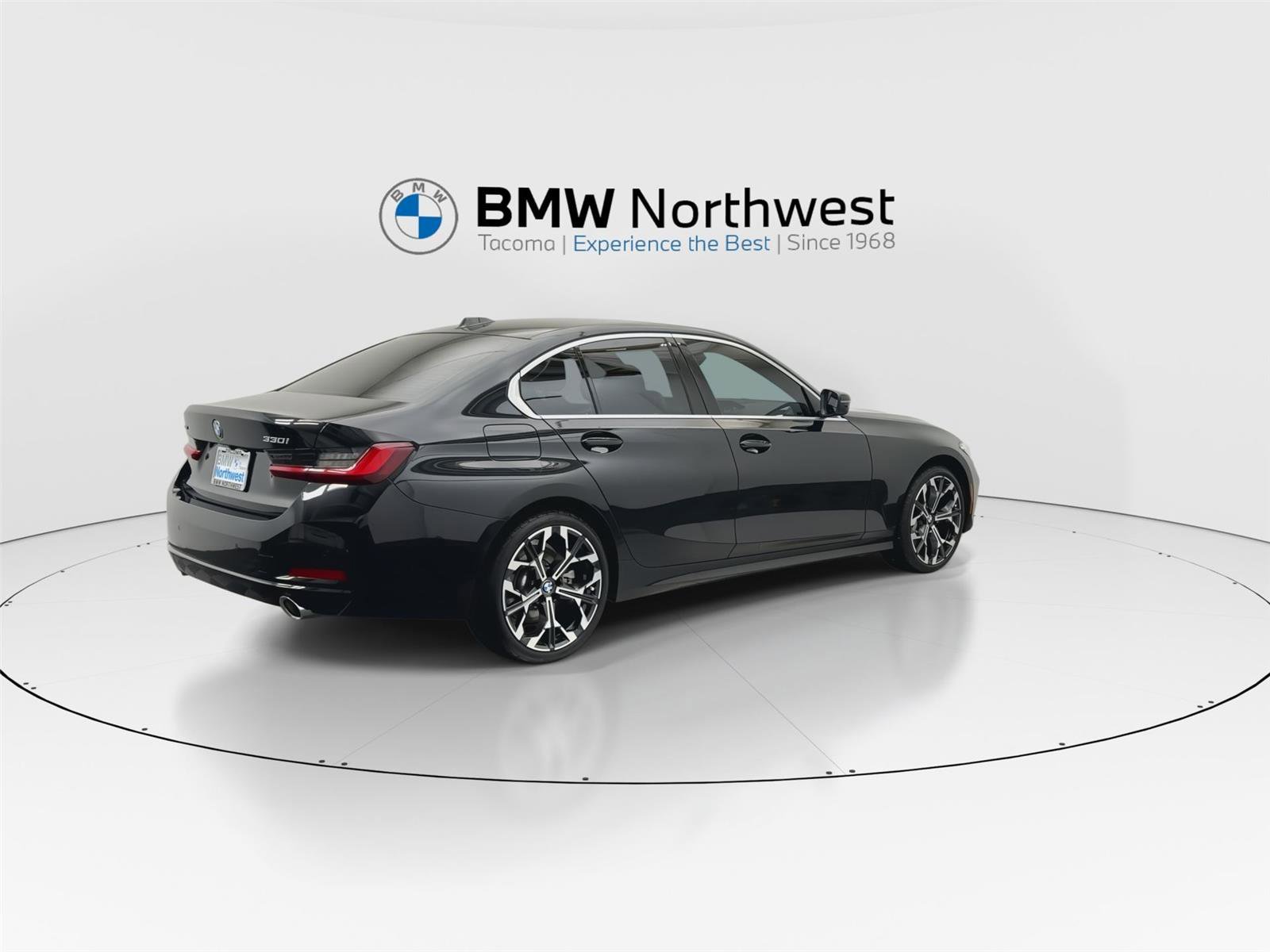 Used 2025 BMW 330i xDrive Sedan w/ Convenience Package AWD/4WD image 3