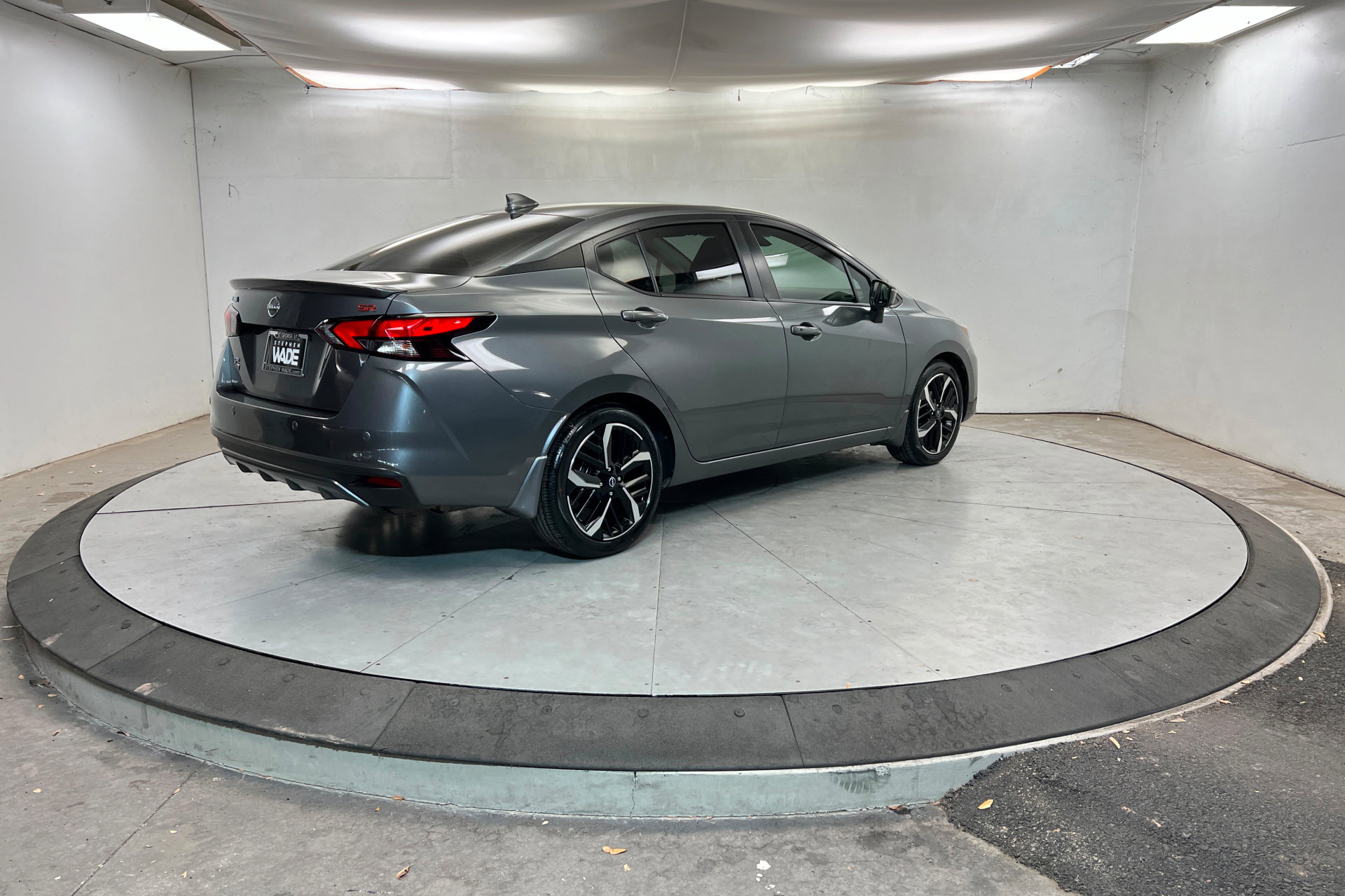 Used 2024 Nissan Versa SR w/ Trunk Package image 6