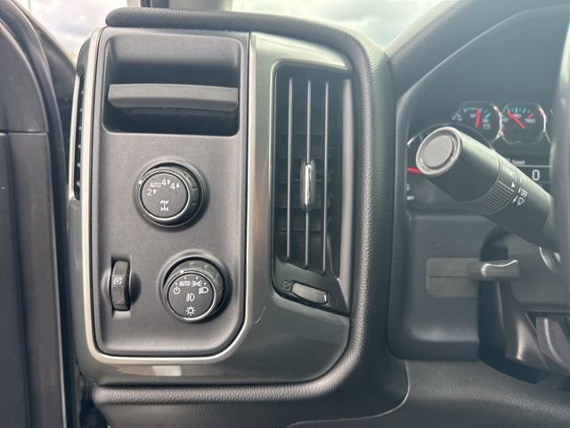 Used 2018 Chevrolet Silverado 1500 LT w/ LT Eassist Package image 23