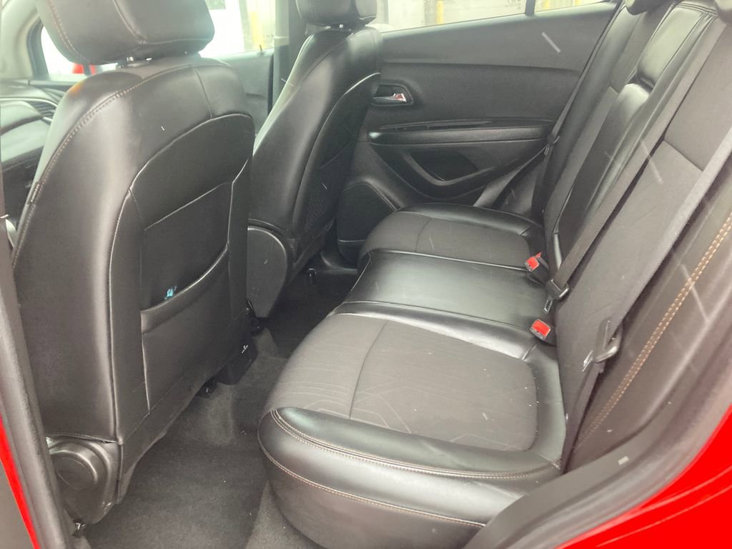 Used 2020 Chevrolet Trax LT w/ LT Convenience Package image 29