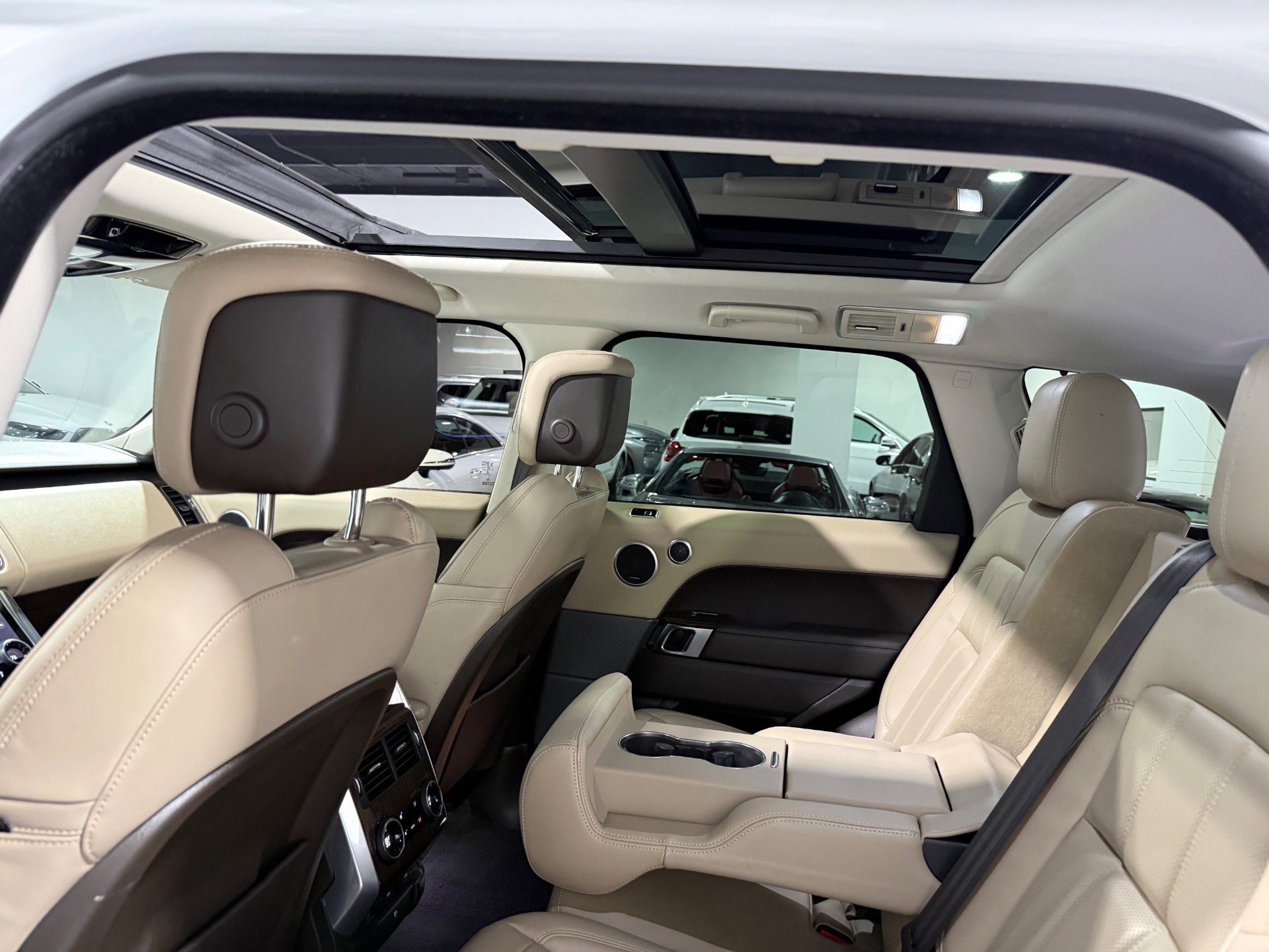 Used 2018 Land Rover Range Rover Sport HSE AWD/4WD image 64