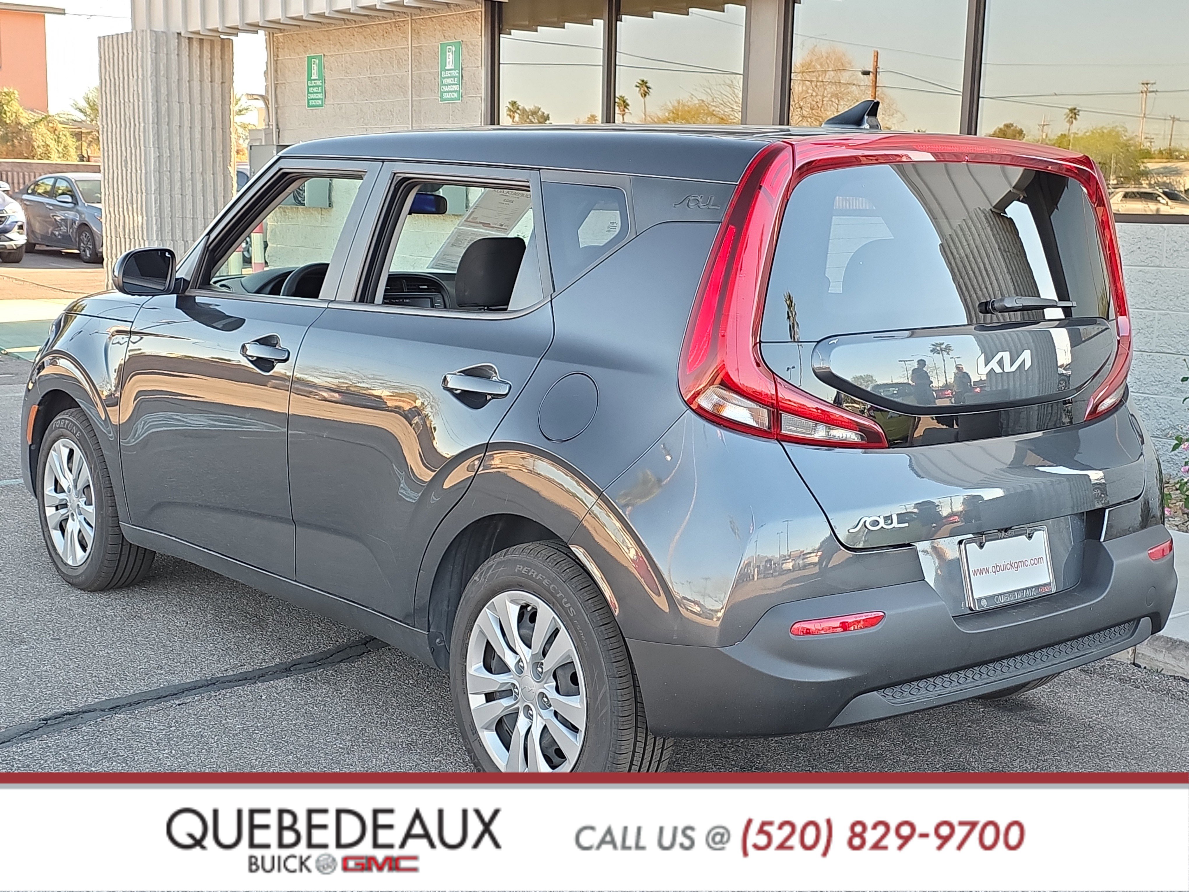 Used 2022 Kia Soul LX image 5