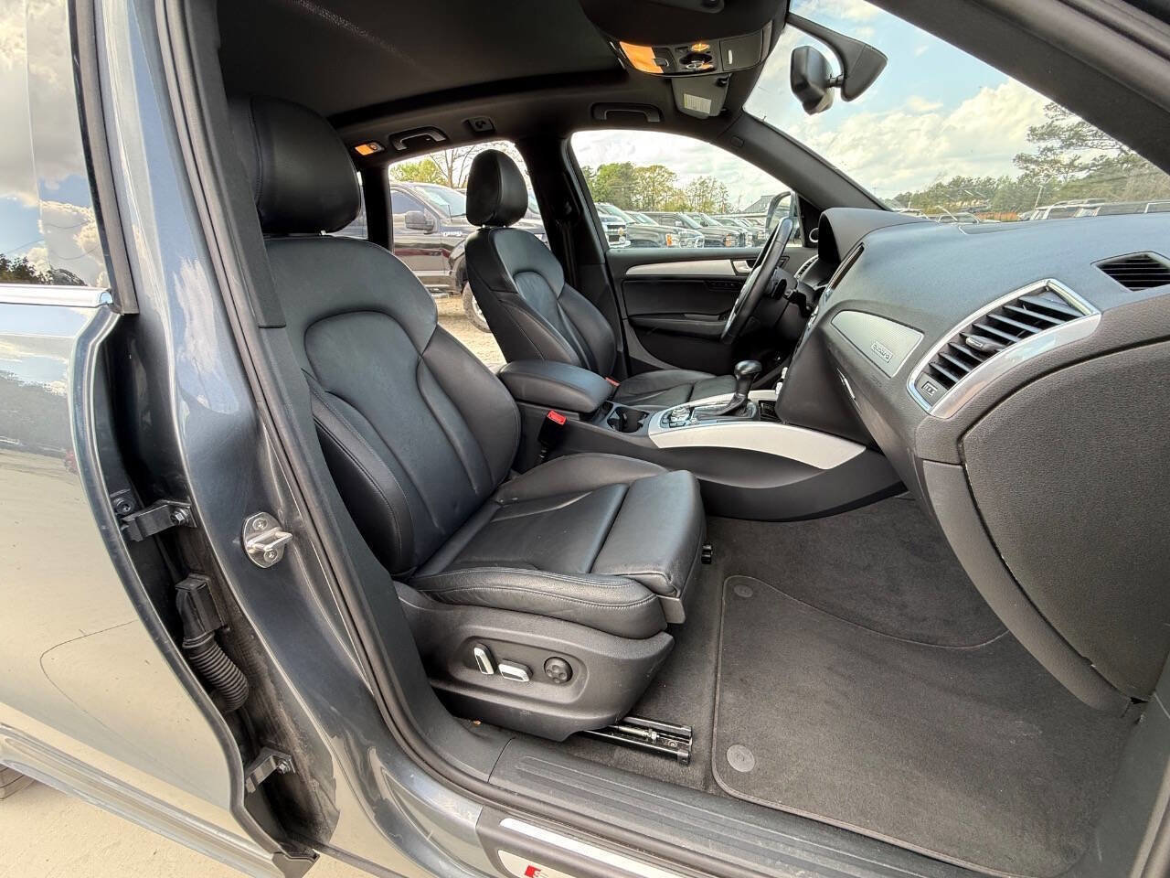 Used 2017 Audi Q5 2.0T Premium Plus w/ Technology Package image 31