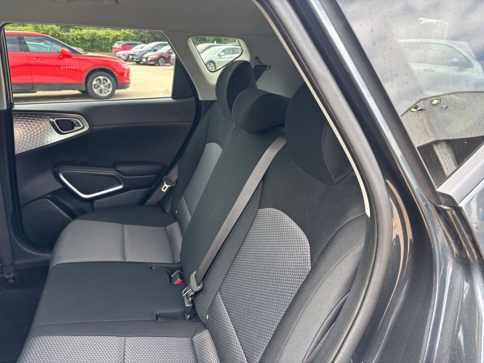 Used 2025 Kia Soul LX w/ LX Technology Package FWD image 23