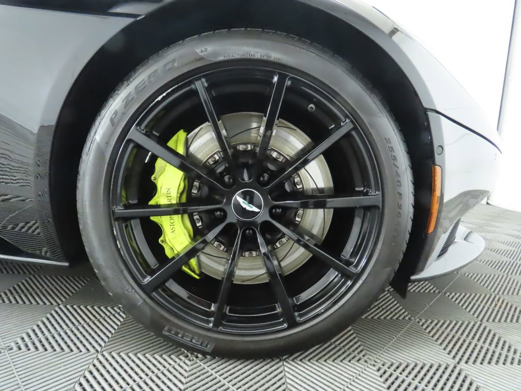 Used 2019 Aston Martin DB11 AMR image 32