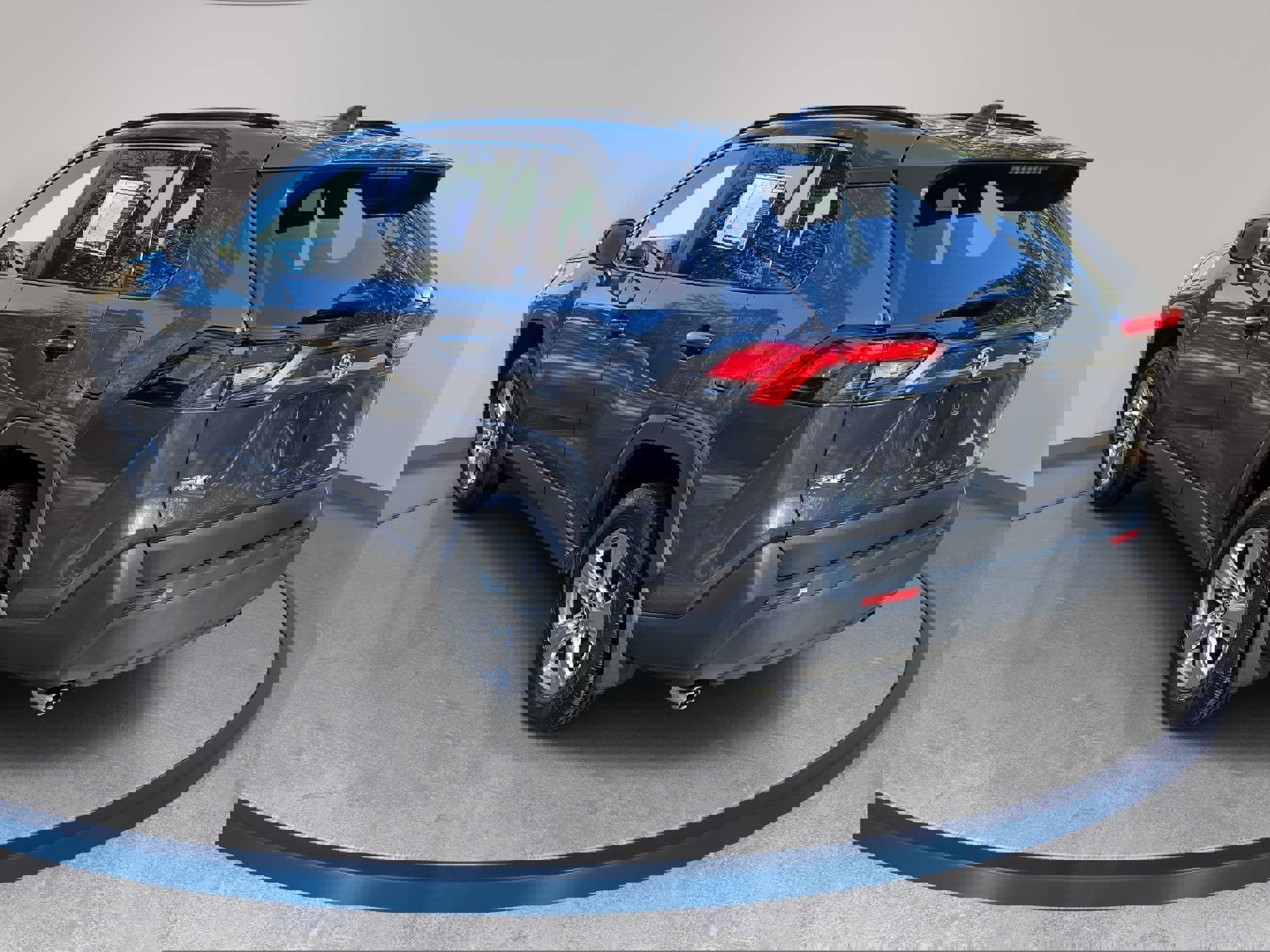 Used 2025 Toyota RAV4 XLE w/ Convenience Package image 7