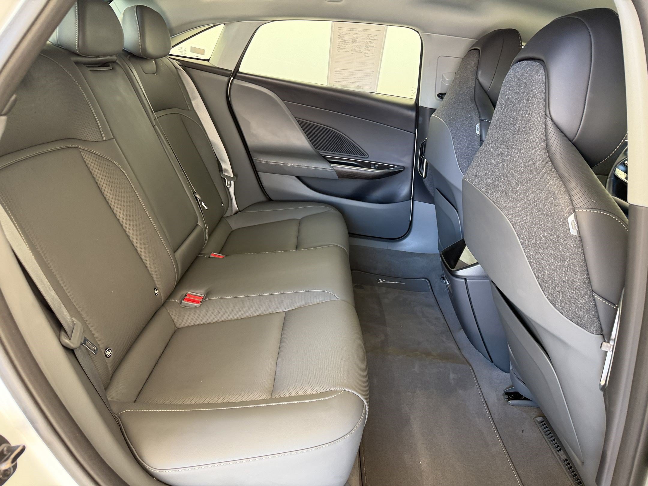 Used 2025 Lucid Air Touring AWD/4WD image 30