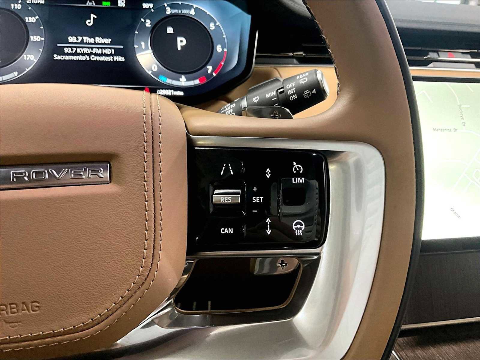 Used 2025 Land Rover Range Rover SE image 22