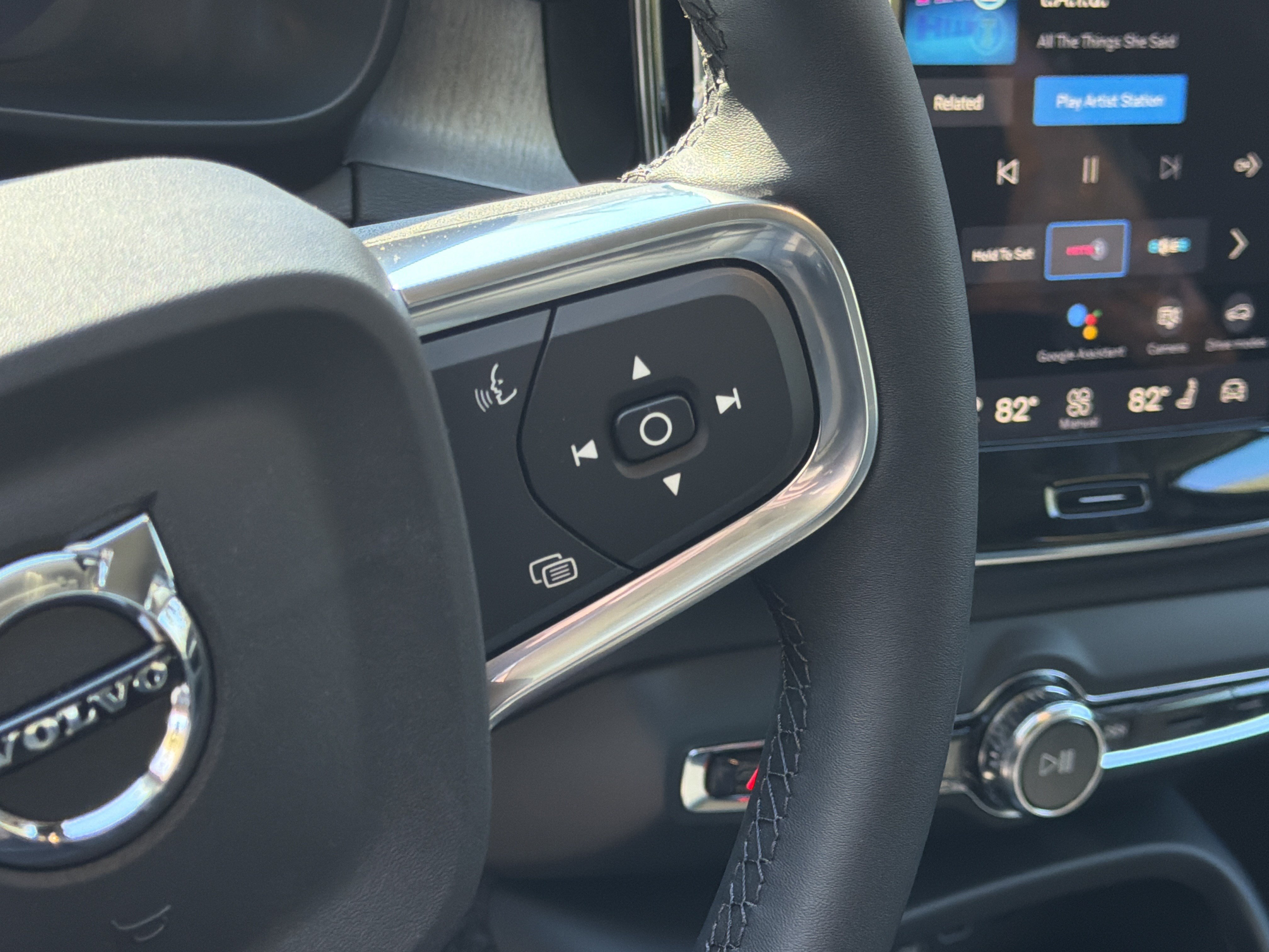 New 2026 Volvo XC40 B4 Core FWD image 22