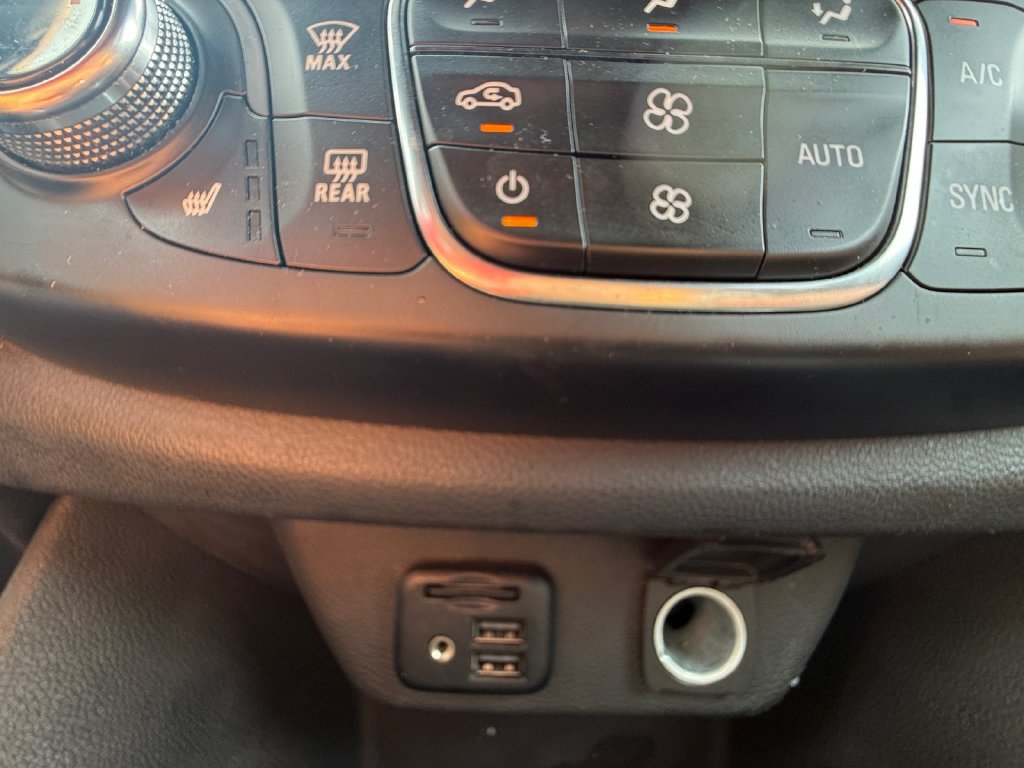 Used 2023 Chevrolet Traverse Premier AWD/4WD image 27
