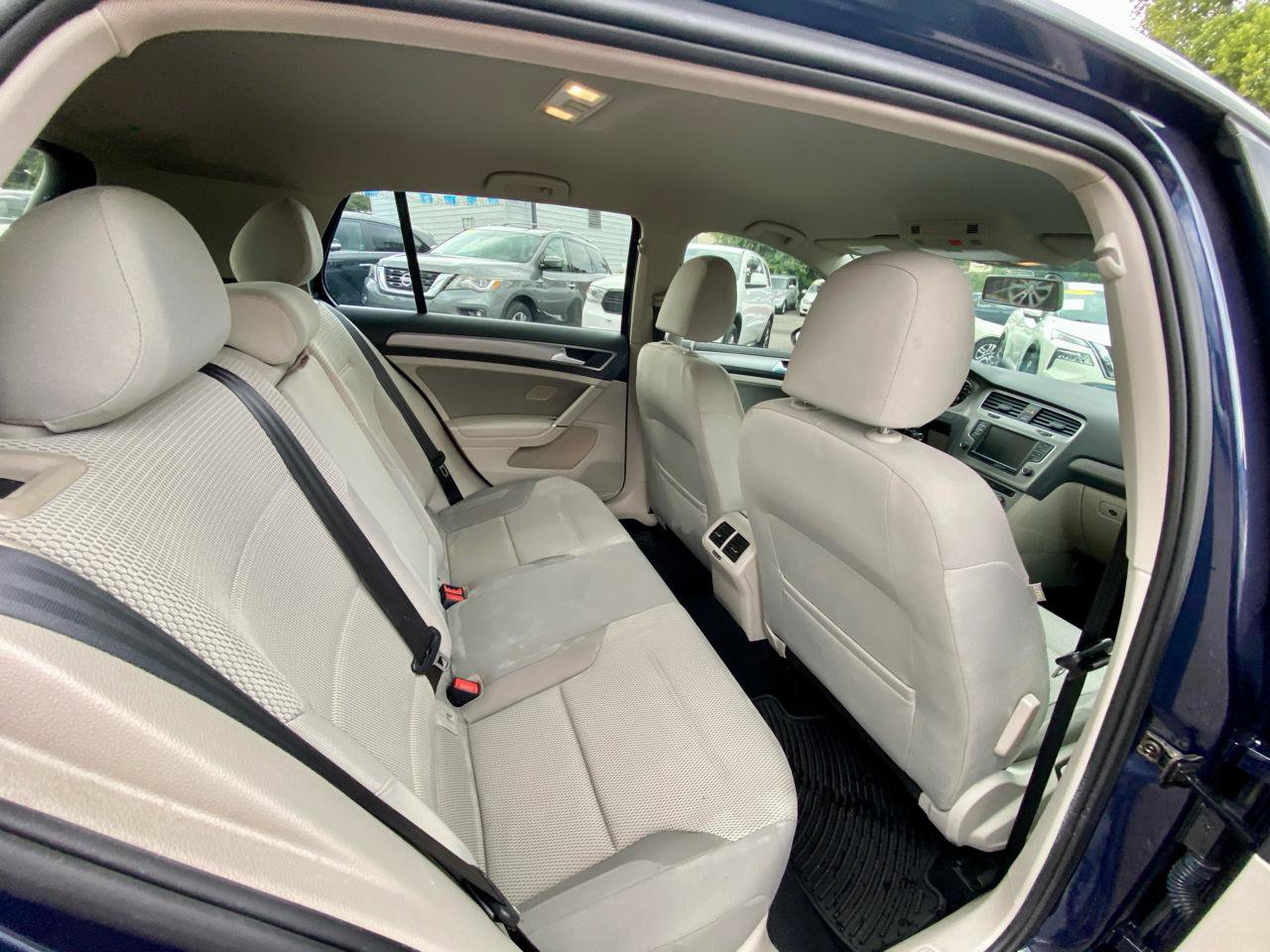 Used 2016 Volkswagen Golf S FWD image 9