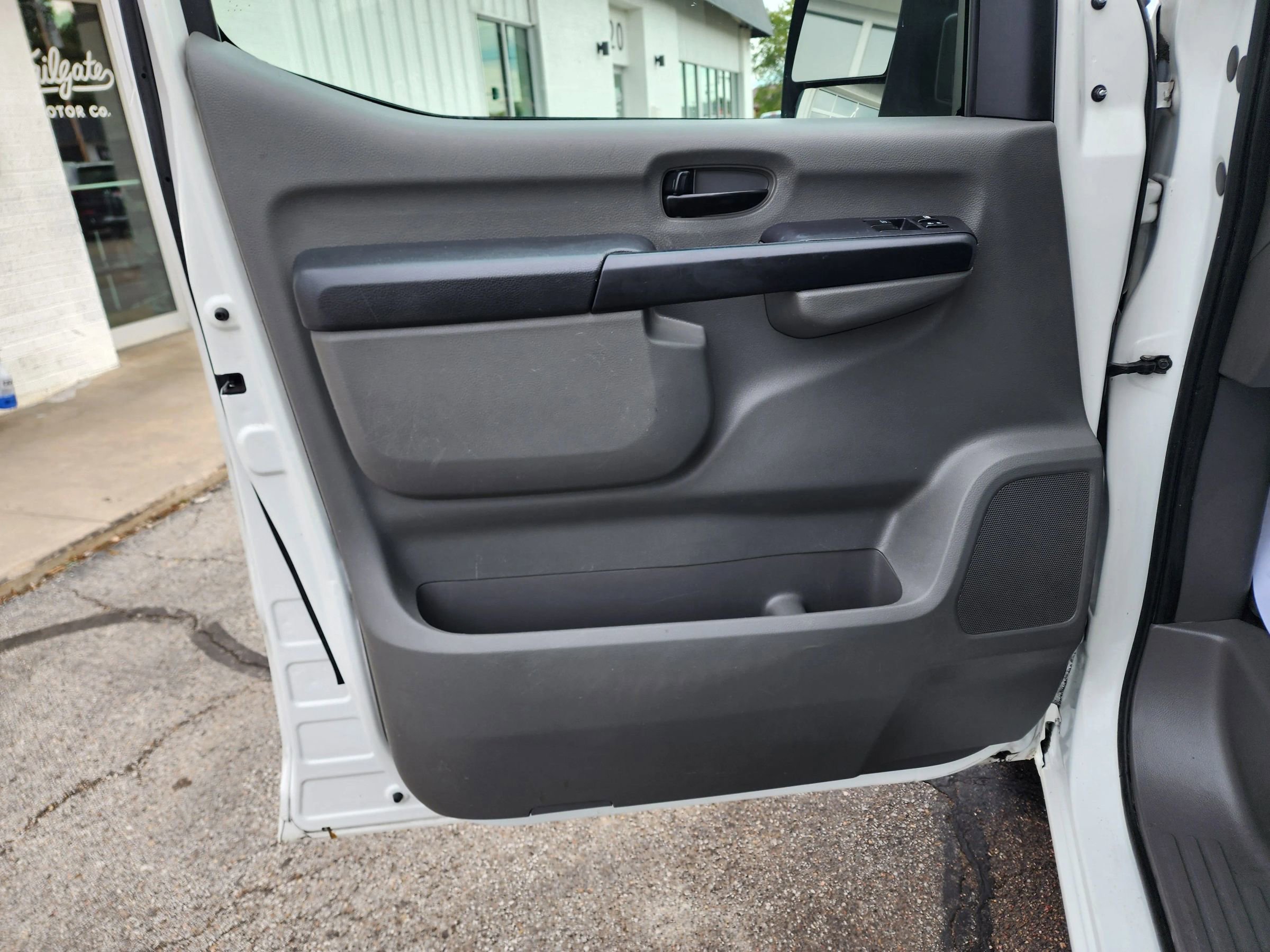 Used 2018 Nissan NV 2500 SV w/ Navigation Package image 10