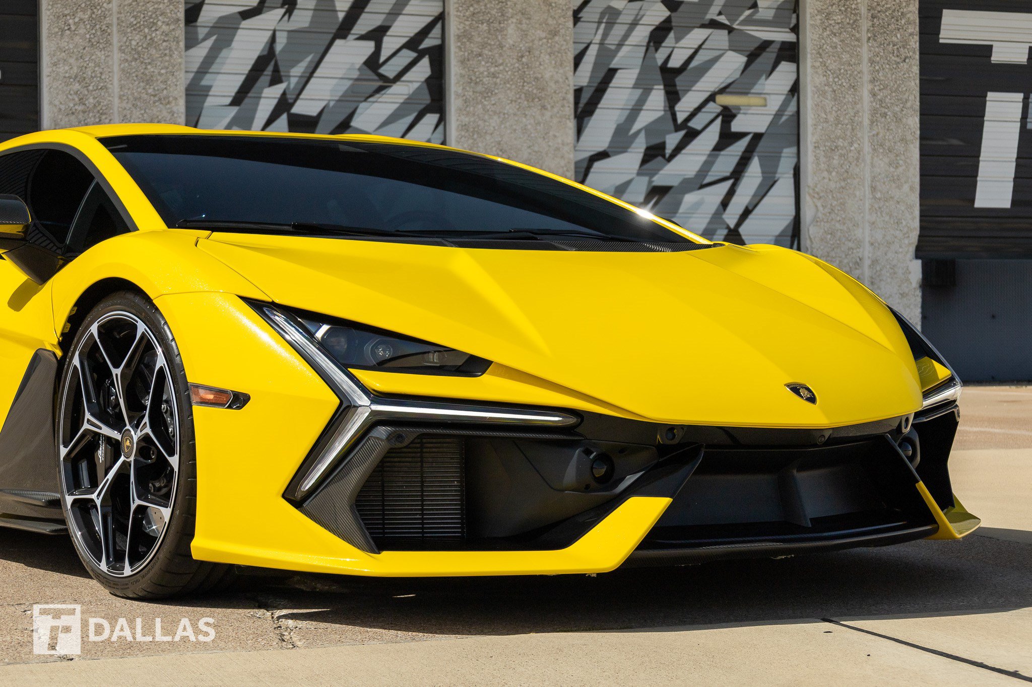 Used 2024 Lamborghini Revuelto AWD/4WD image 2