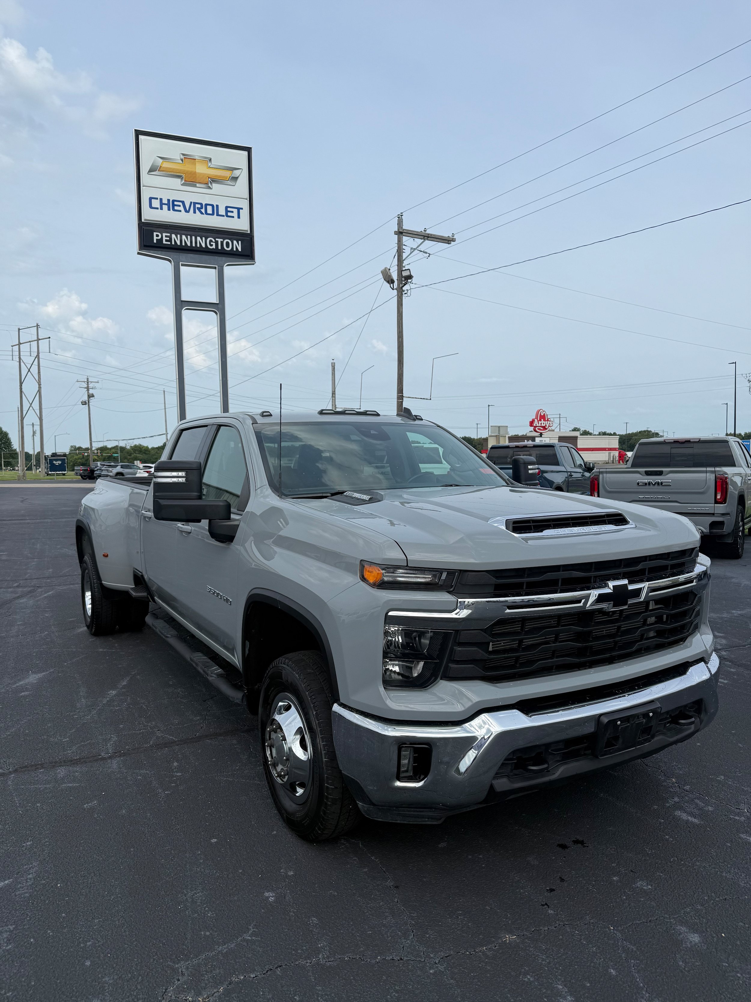 Used 2024 Chevrolet Silverado 3500 LT w/ Safety Package AWD/4WD image 2