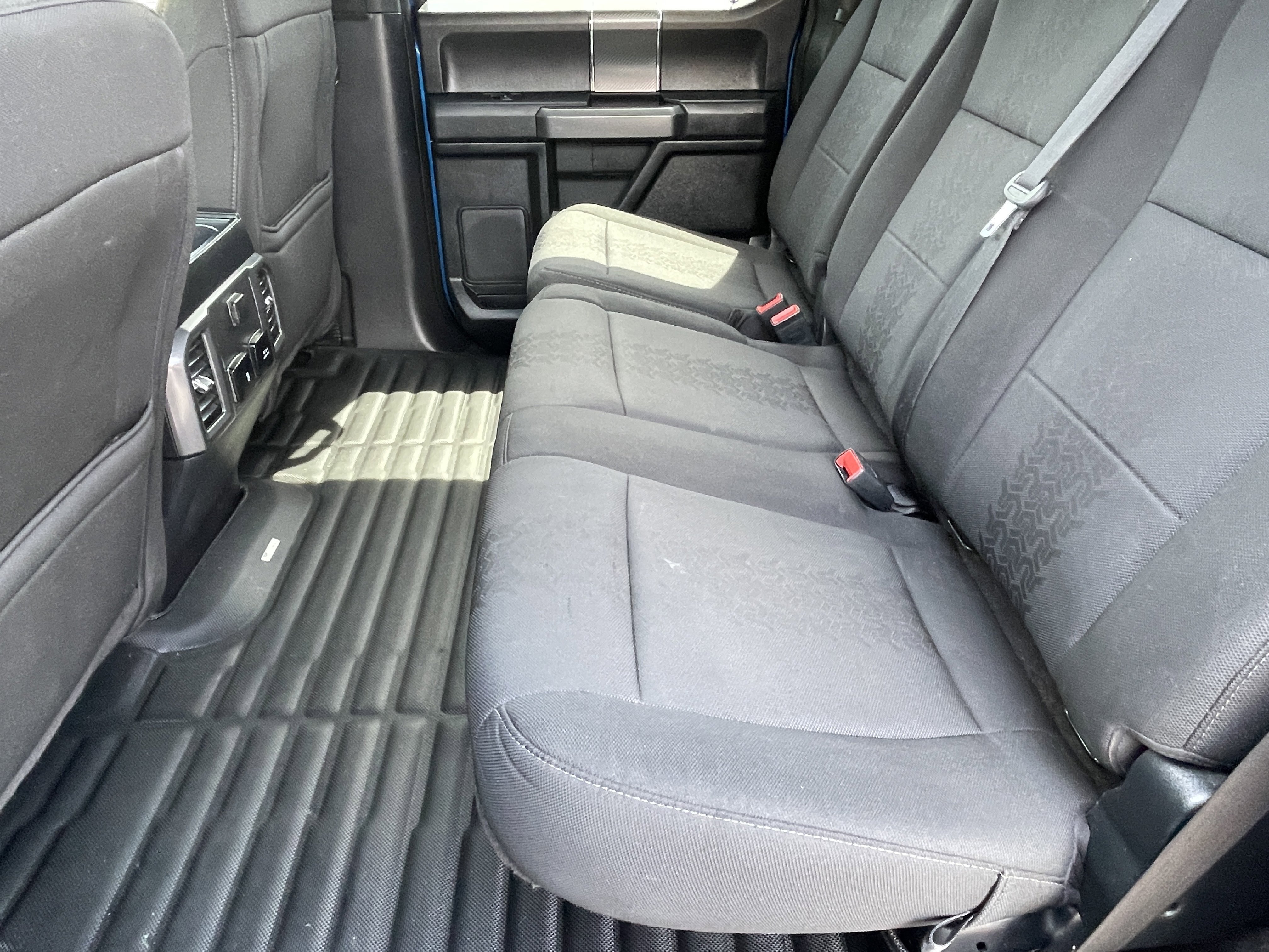 Used 2019 Ford F150 XLT w/ Equipment Group 302A Luxury image 16