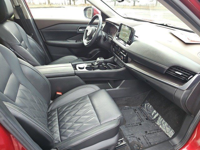 Used 2023 Nissan Rogue Platinum w/ Platinum Premium Package image 11