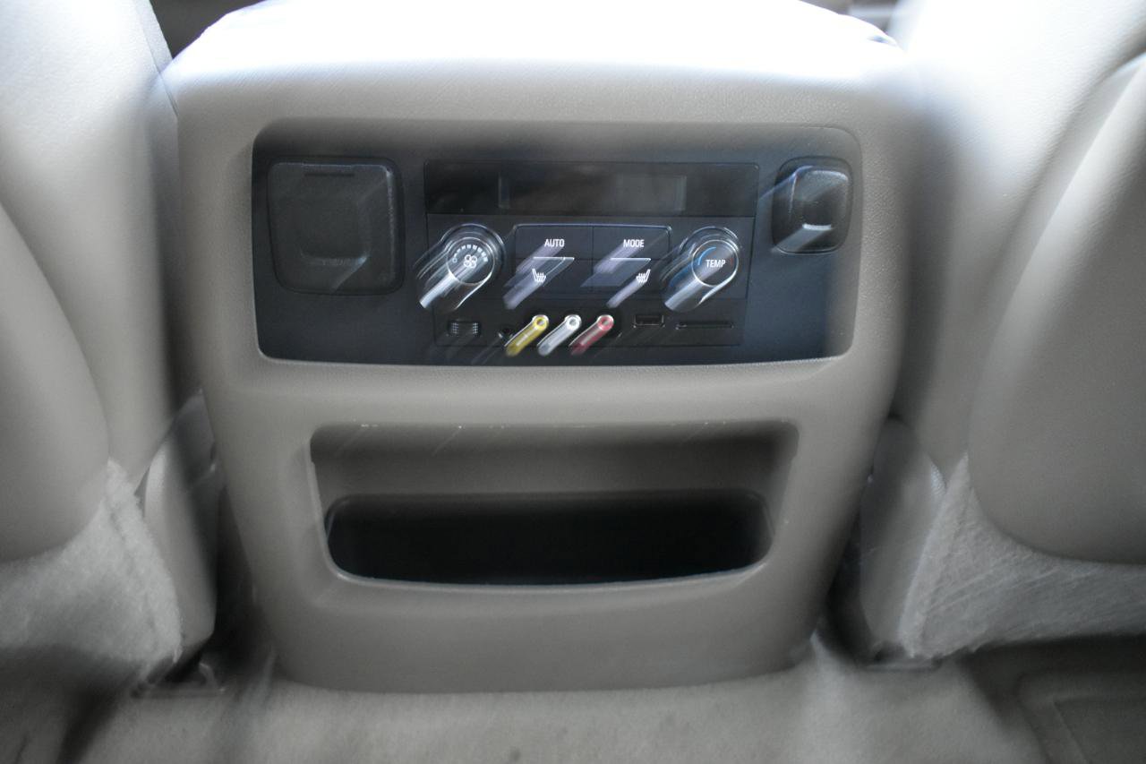 Used 2015 Chevrolet Suburban LTZ image 43