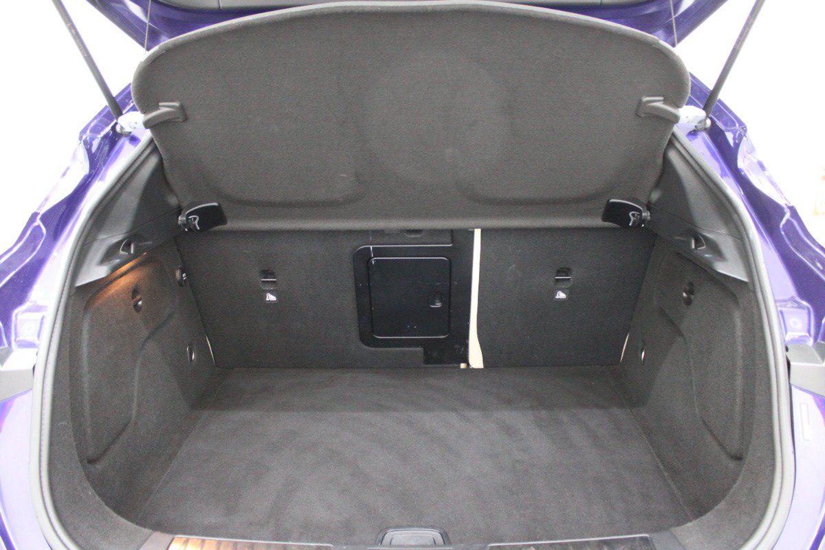 Used 2017 INFINITI QX30 Premium FWD image 9