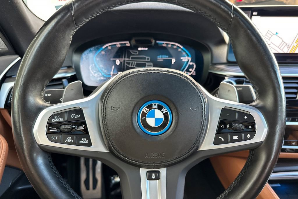 Used 2023 BMW 530e w/ M Sport Package image 26