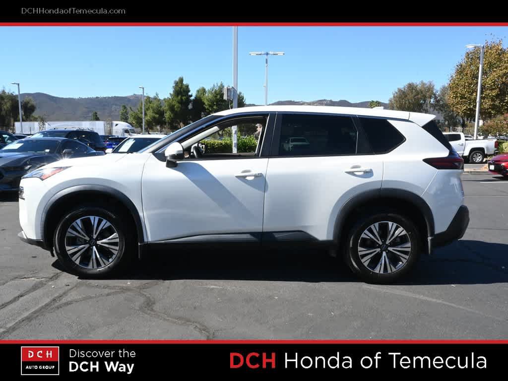 Used 2022 Nissan Rogue SV FWD image 4