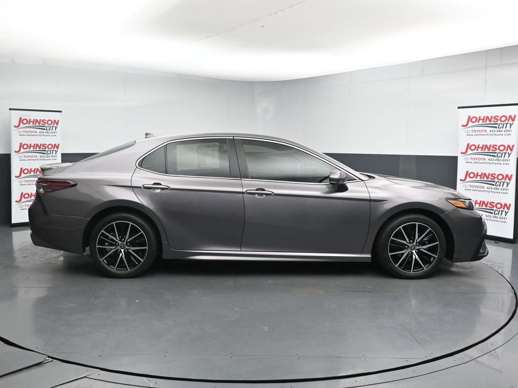 Used 2021 Toyota Camry SE FWD image 9
