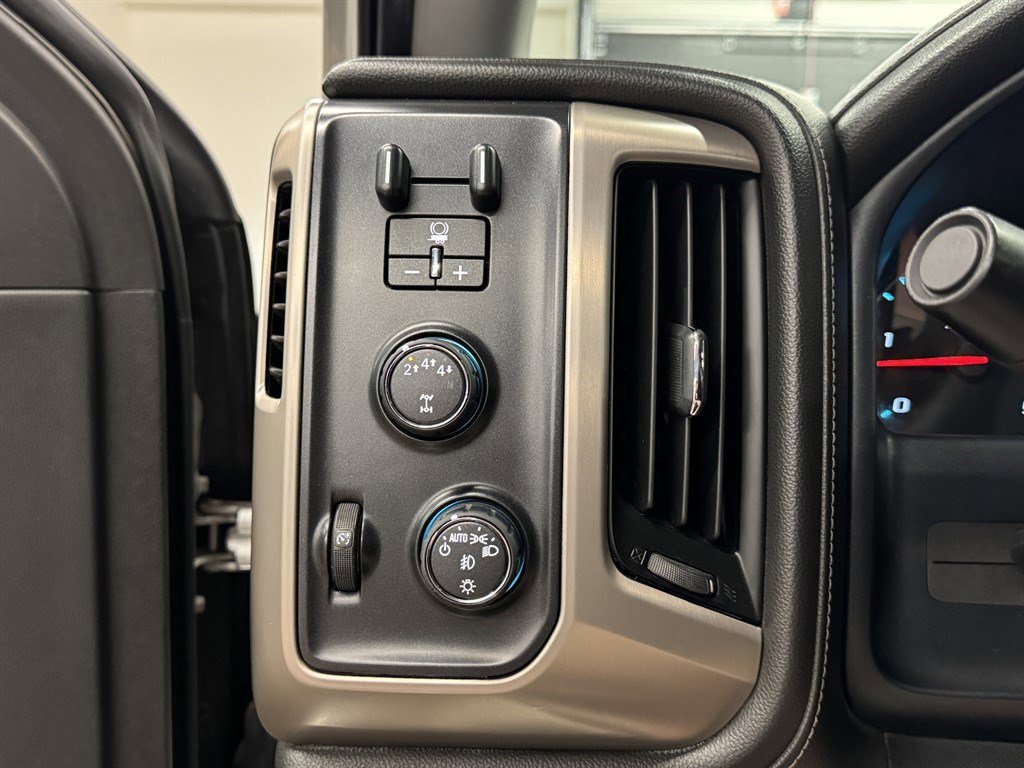 Used 2017 GMC Sierra 3500 Denali w/ Duramax Plus Package AWD/4WD image 32