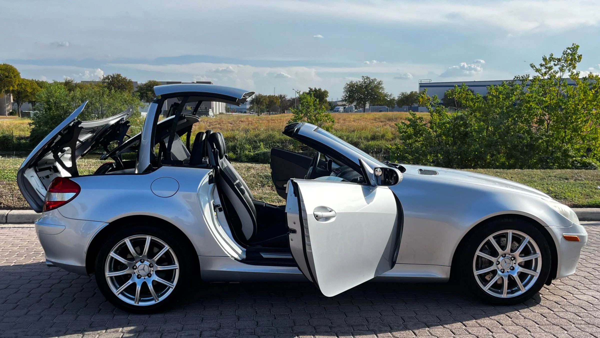 Used 2005 Mercedes-Benz SLK 350 image 9