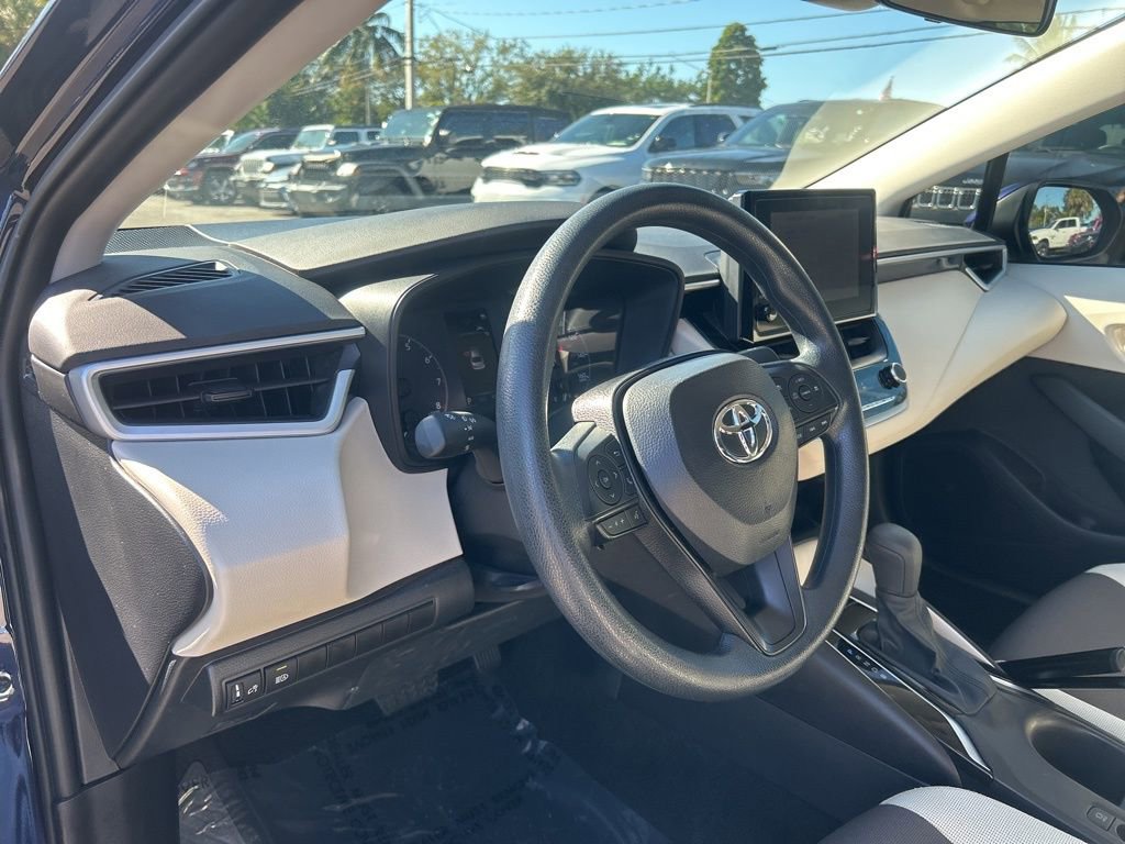 Used 2025 Toyota Corolla LE image 10
