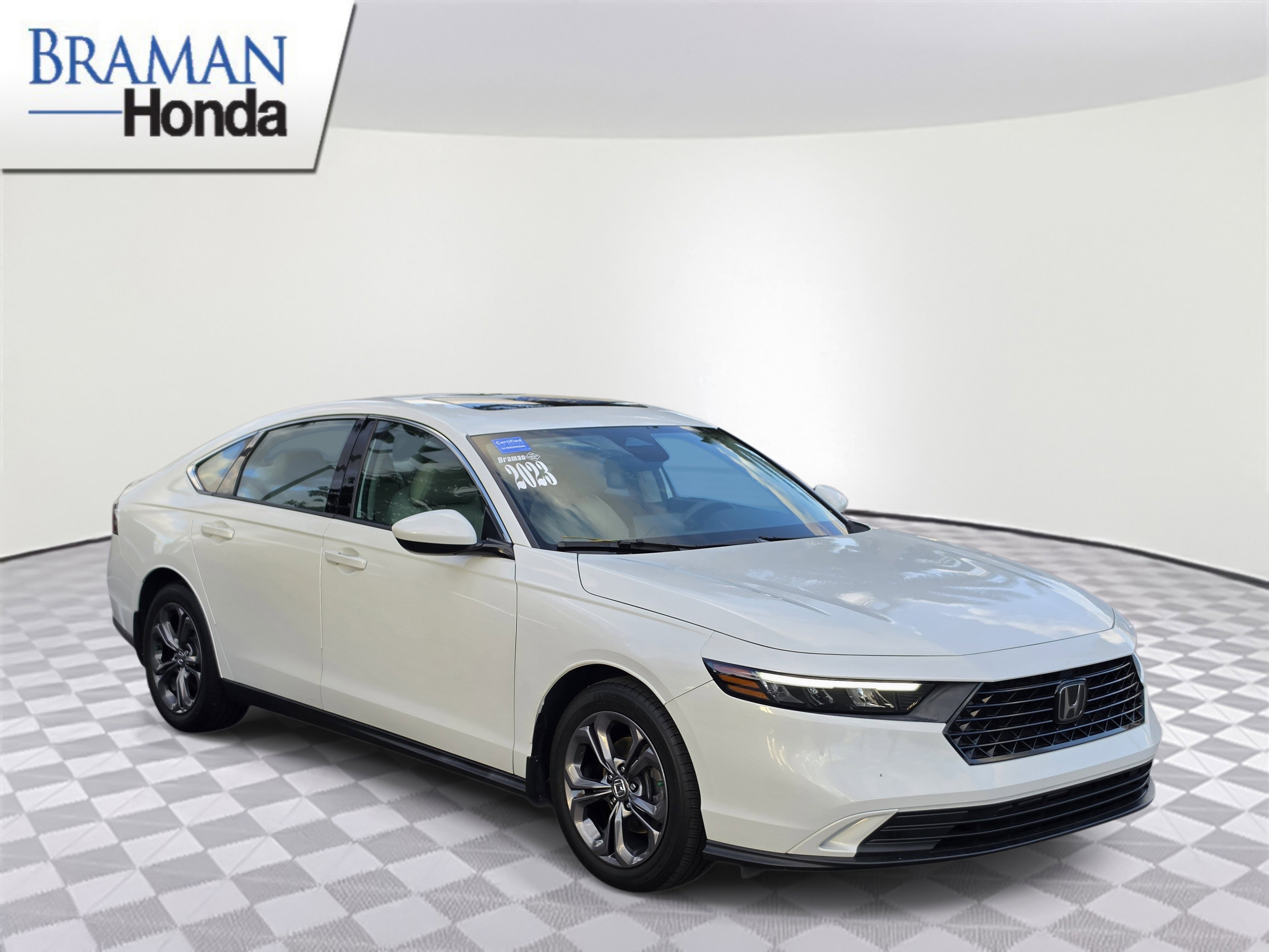 Certified 2023 Honda Accord EX image 2