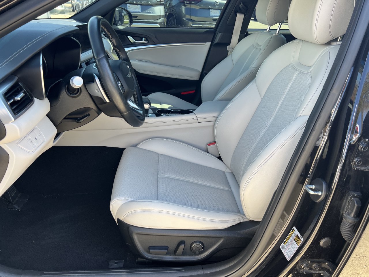 Used 2024 Genesis G70 2.5T RWD image 7