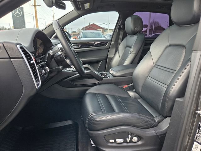 Used 2019 Porsche Cayenne AWD/4WD image 3