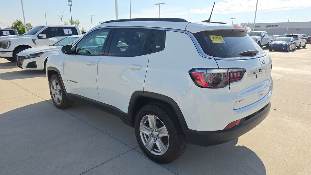 Used 2022 Jeep Compass Latitude image 3