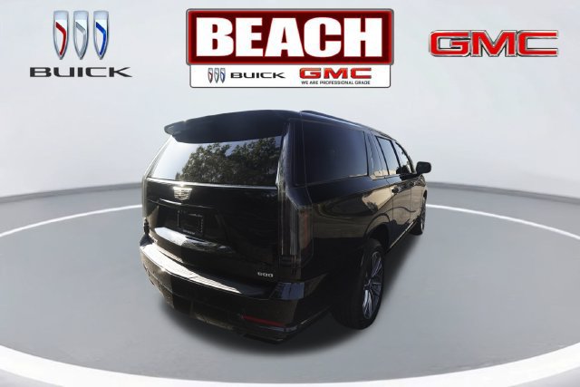 Used 2025 Cadillac Escalade ESV Sport AWD/4WD image 3
