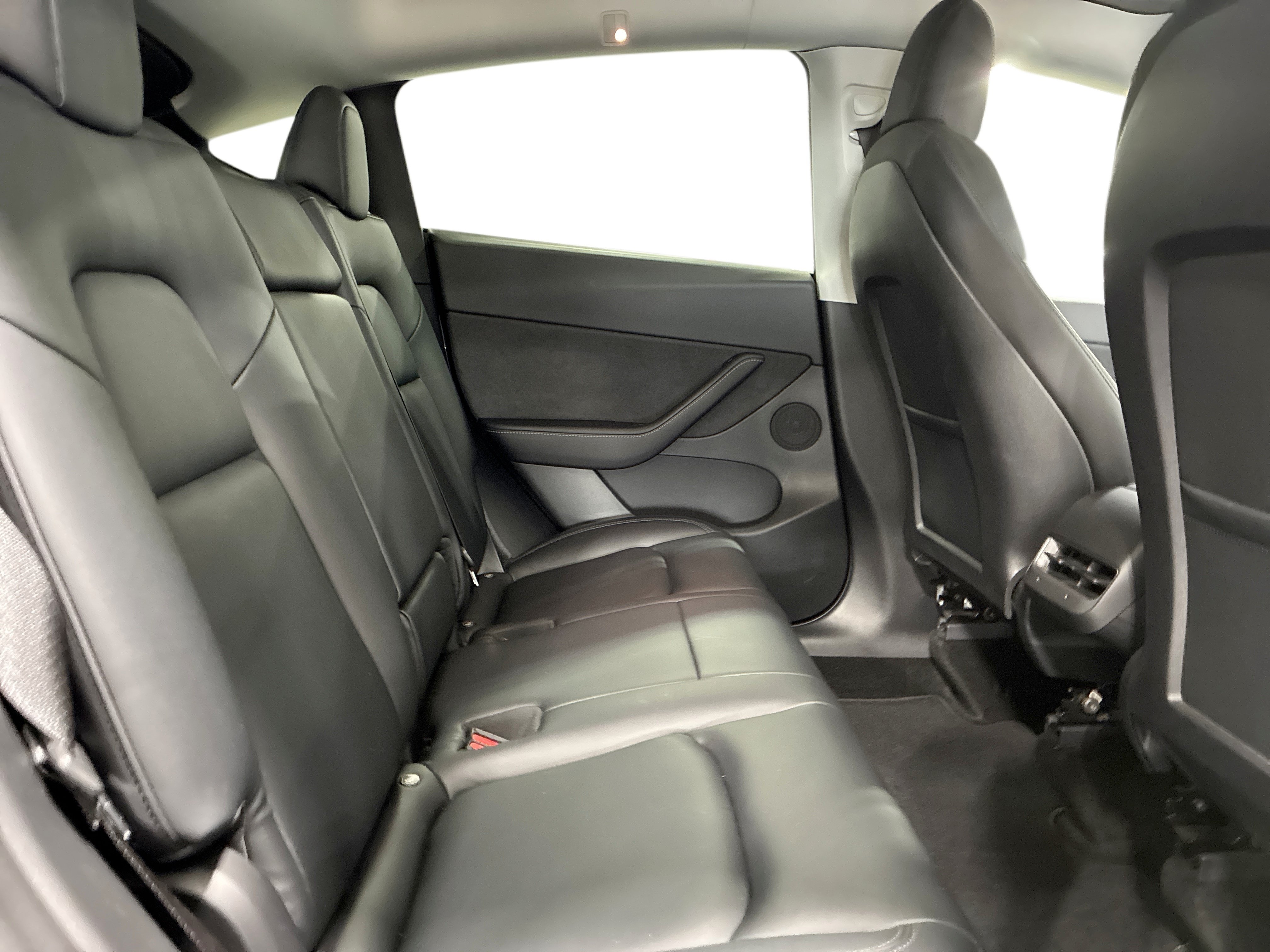 Certified 2021 Tesla Model Y Long Range AWD/4WD image 11
