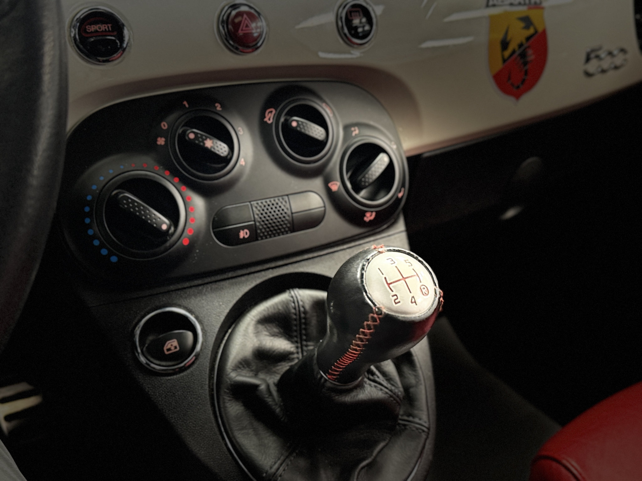 Used 2013 FIAT 500 Abarth w/ Beats Audio Pkg FWD image 18