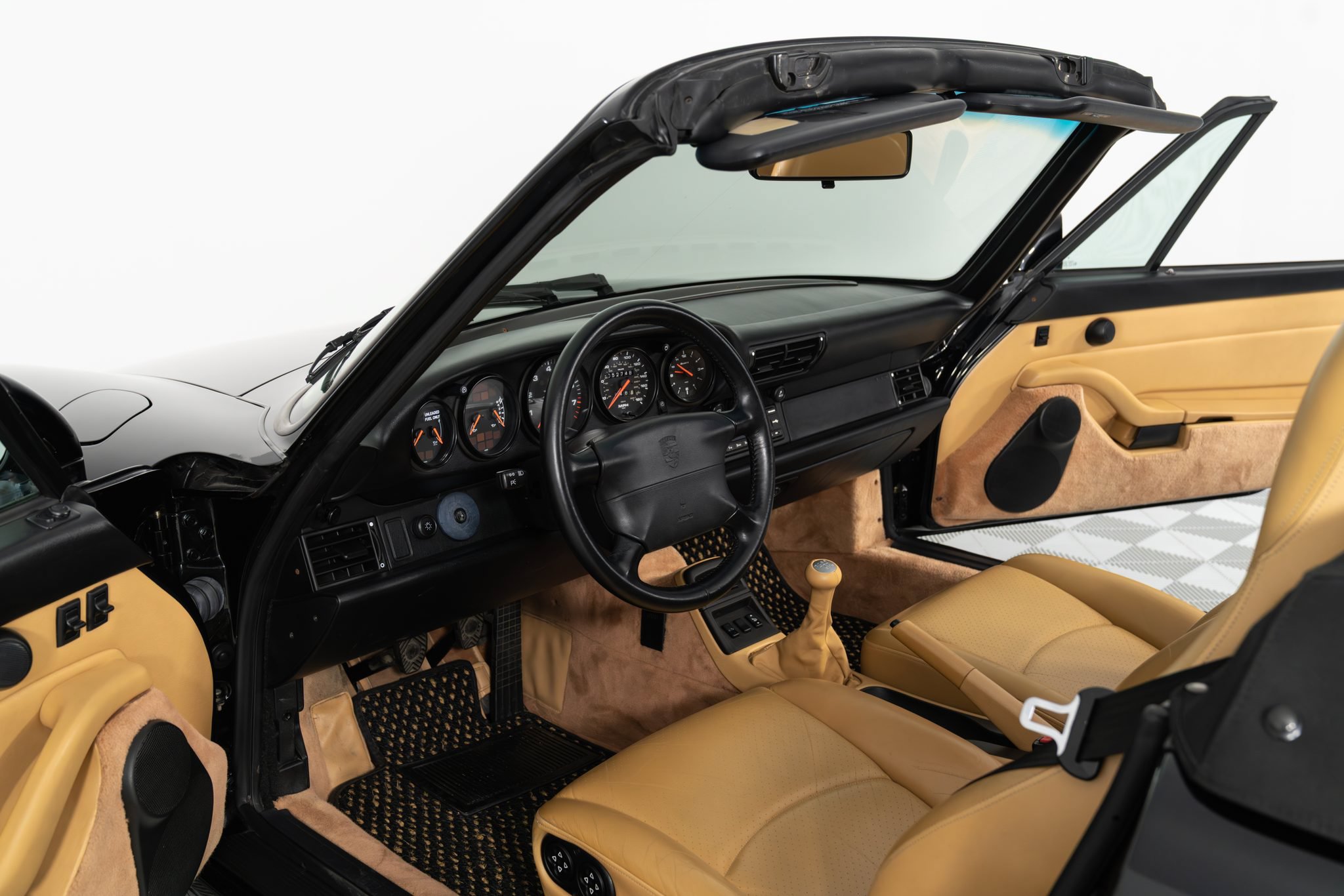 Used 1996 Porsche 911 Carrera RWD image 3