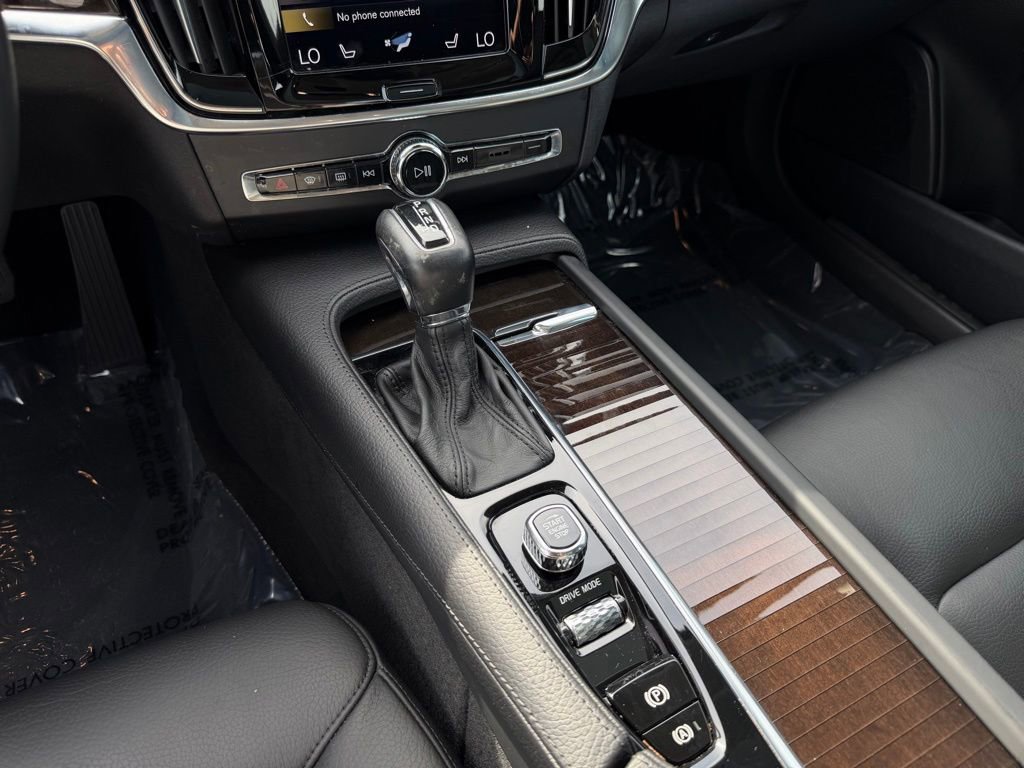 Used 2018 Volvo S90 T5 Momentum w/ Convenience Package FWD image 20