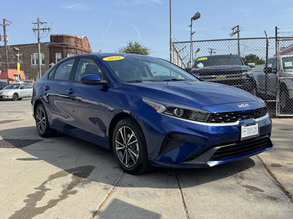 Used 2022 Kia Forte LXS image 3