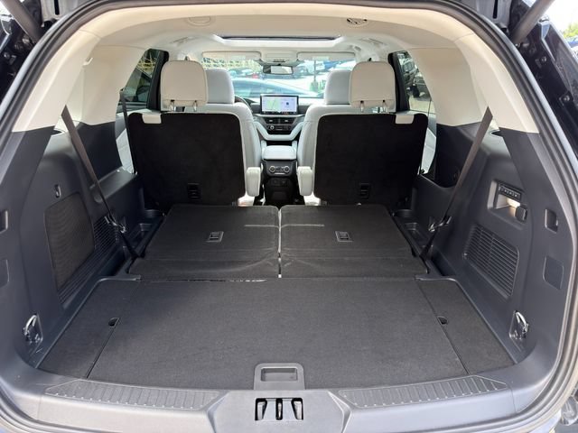 Used 2025 Ford Explorer Platinum w/ Ultimate Package AWD/4WD image 54