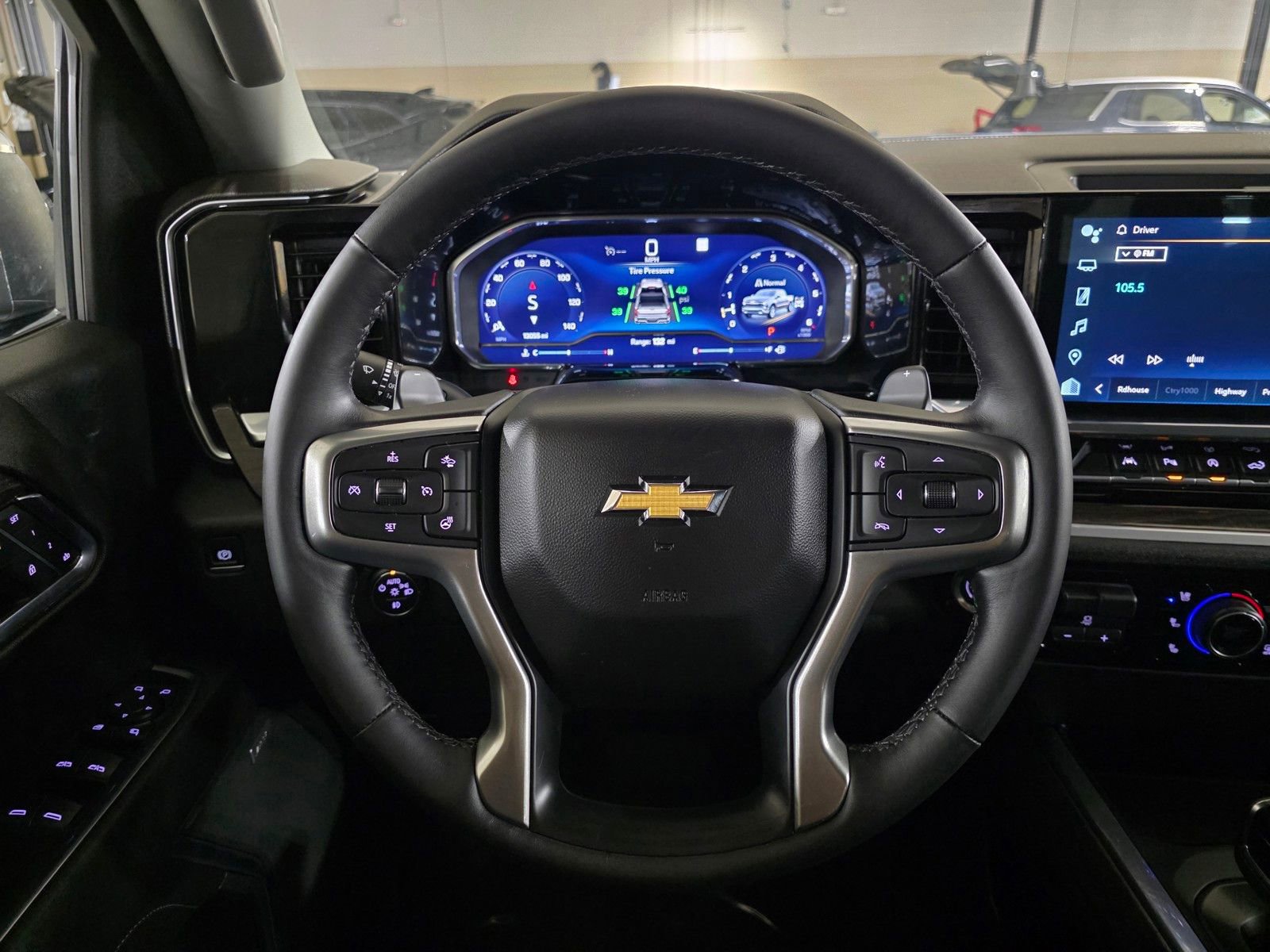 Used 2022 Chevrolet Silverado 1500 LTZ w/ LTZ Convenience Package II AWD/4WD image 32