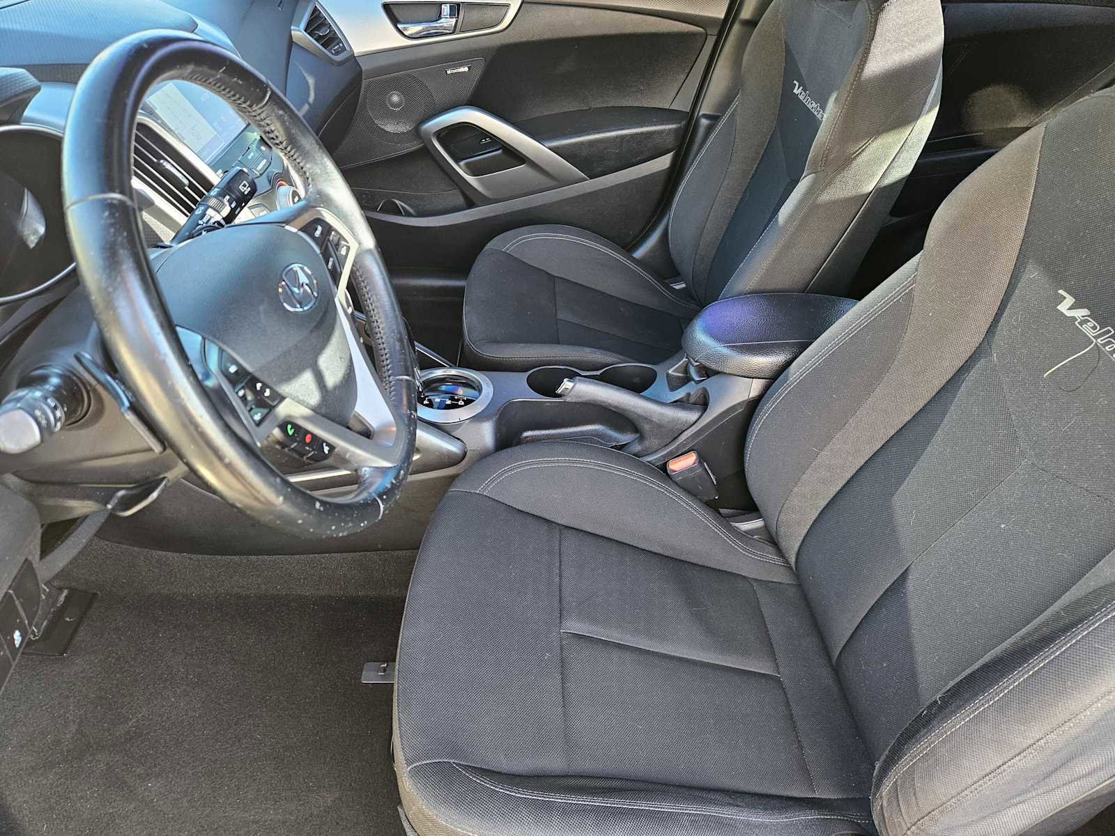 Used 2017 Hyundai Veloster Value Edition image 12