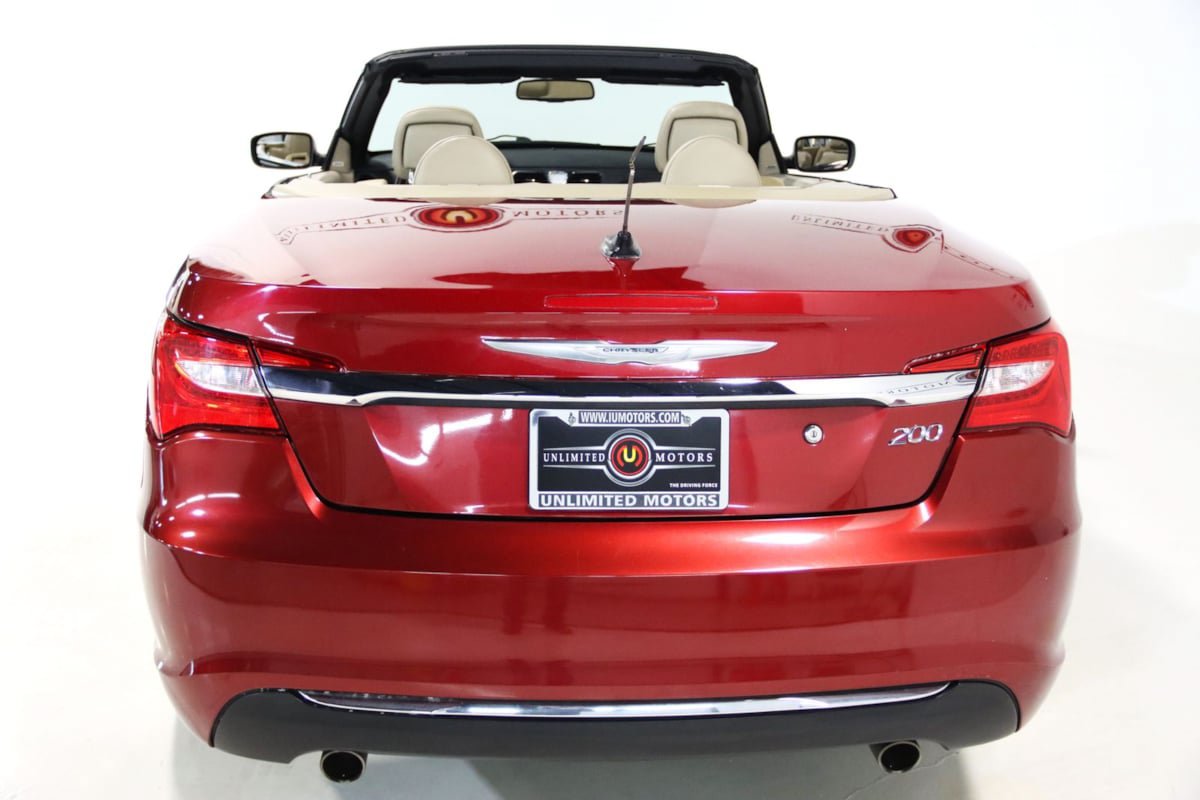 Used 2013 Chrysler 200 Limited FWD image 29