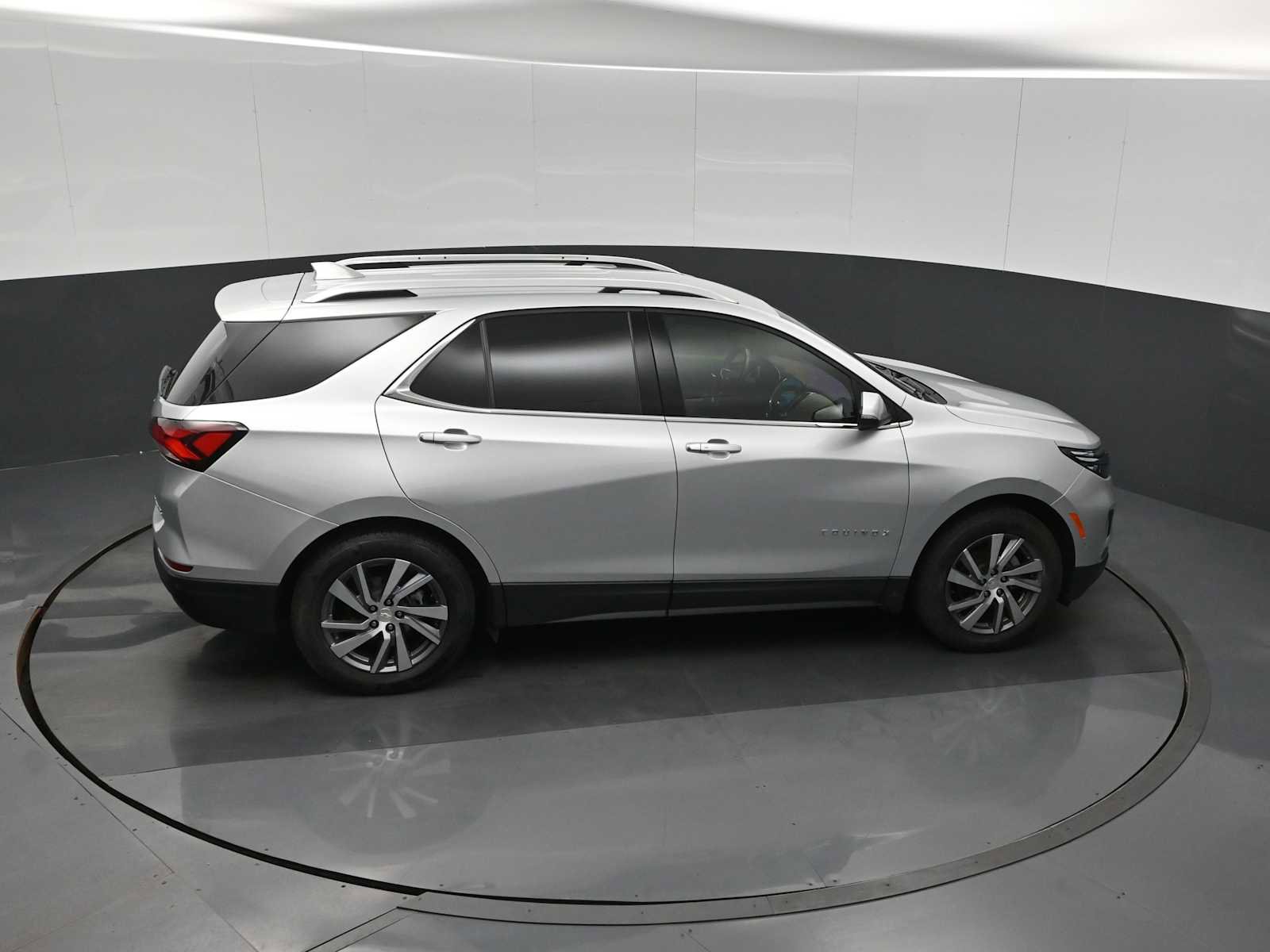 Used 2022 Chevrolet Equinox Premier AWD/4WD image 26
