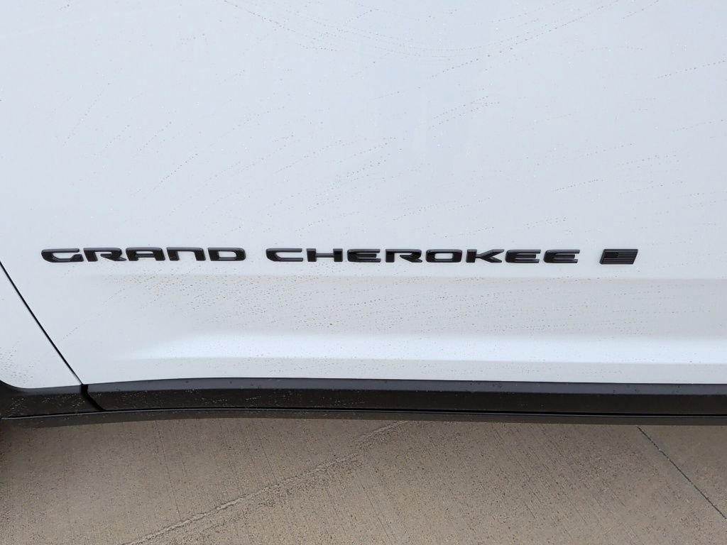New 2025 Jeep Grand Cherokee Limited image 48